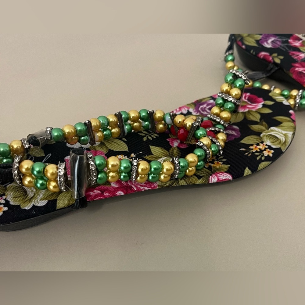 Floral print base with Beaded design Sandals Multicolor - Picture 3 of 10